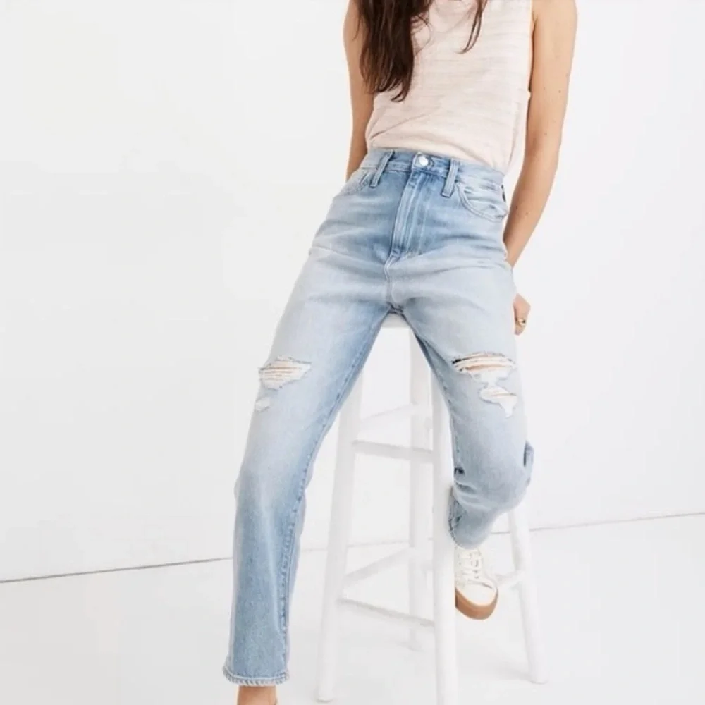 Madewell High Rise Distressed The Mom Jean NWT Women’s size 30 - Picture 1 of 6